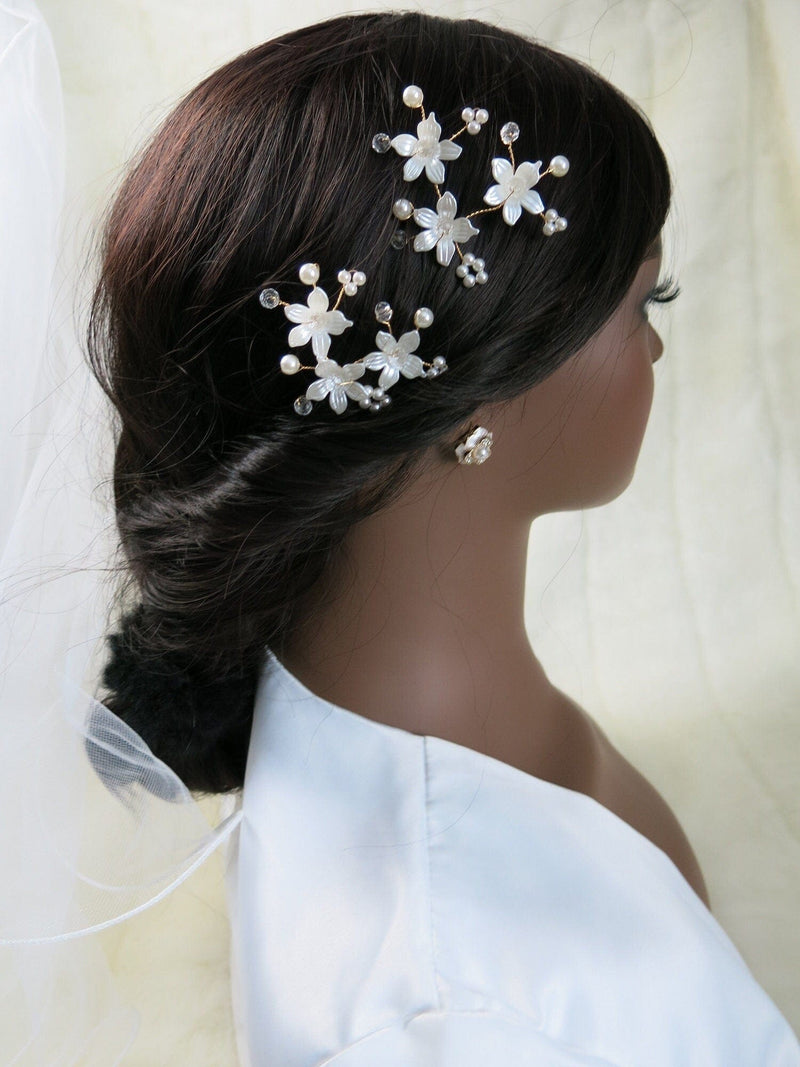 Pearl Flower Gold Wire Hairpin, Three Flowers Wedding Hair Pin Hairpiece, Bridal Pearl Floral Hairpin - KaleaBoutique.com