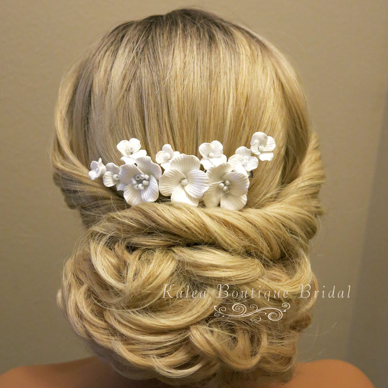 White Flower Bridal Hairclip, Wedding Floral Hair Clip Headpiece, White Flower Alligator Hair Clip - KaleaBoutique.com